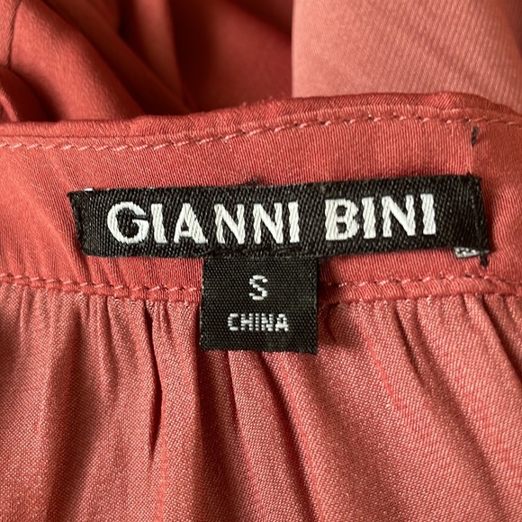 GIANNI BINI, cold shoulder blouse - Picture 7 of 7